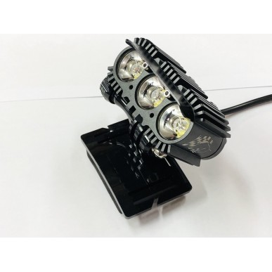 Eclairage vélo VTT Moto Enduro Frontale puissant 3600 lumen